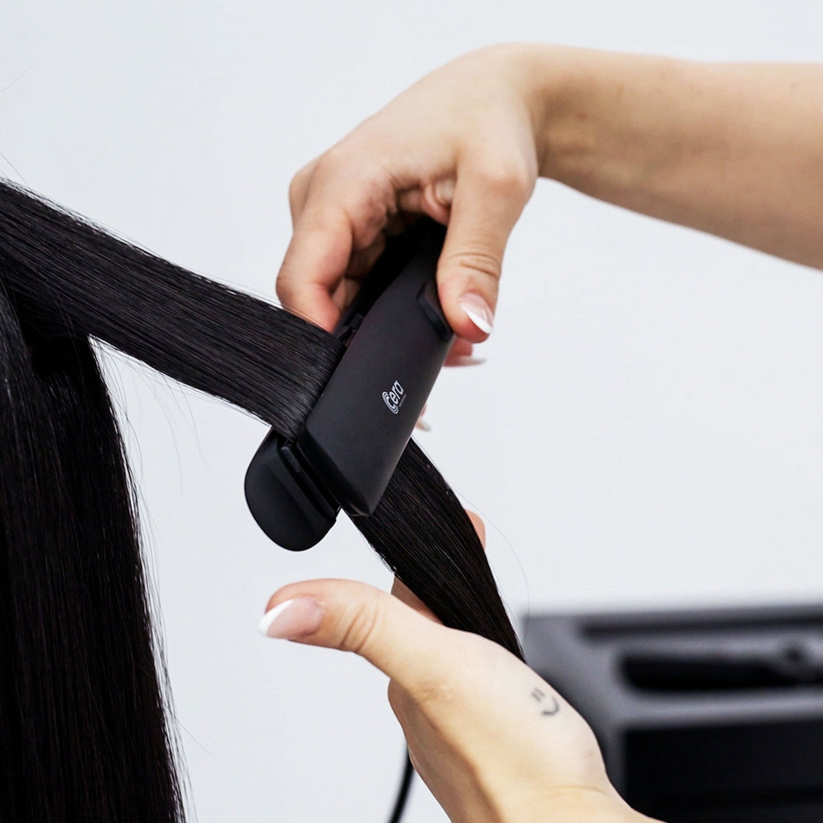 Cera Vibrating Straightener - KOOS • alles voor je haar