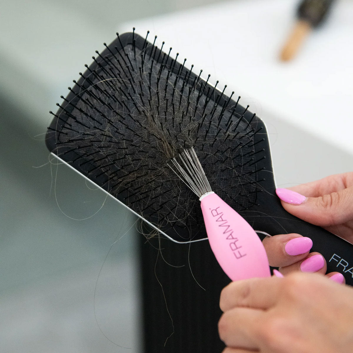 Framar Brush Cleaner Pink - KOOS • alles voor je haar